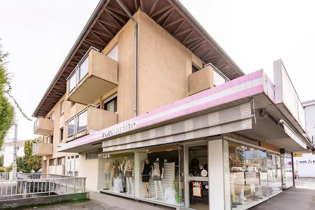 studio cosy proche du centre + parking gratuit Cluses 0*,  France